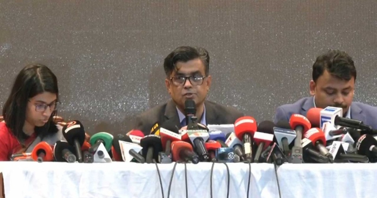 জাতীয় পতাকাবাহী গাড়িতে শপথে যাবেন উপদেষ্টারা, ফেরার সময় থাকবে না পতাকা