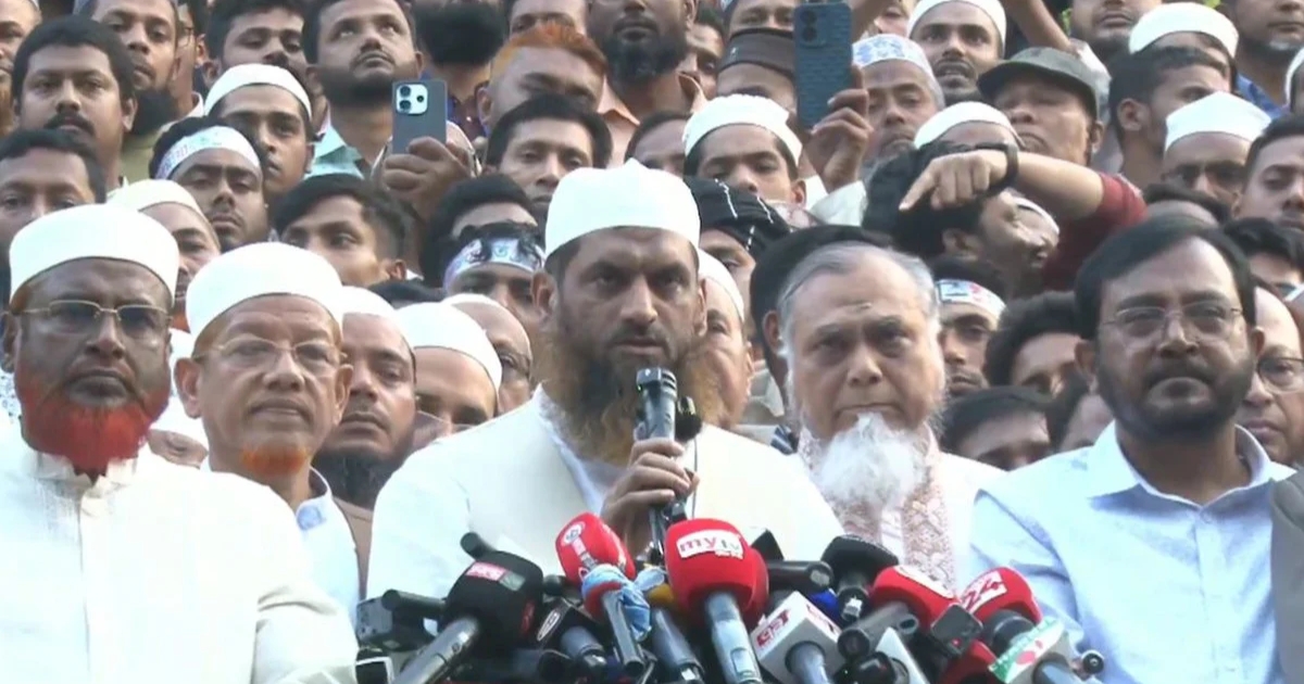 যারা ফ্যাসিবাদের পথ তৈরি করবে তারাই দিল্লিতে পালাবে : মামুনুল হক