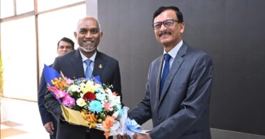 শপথ গ্রহণ অনুষ্ঠানে যোগ দিতে ঢাকায় পৌঁছেছেন মালদ্বীপের প্রেসিডেন্ট