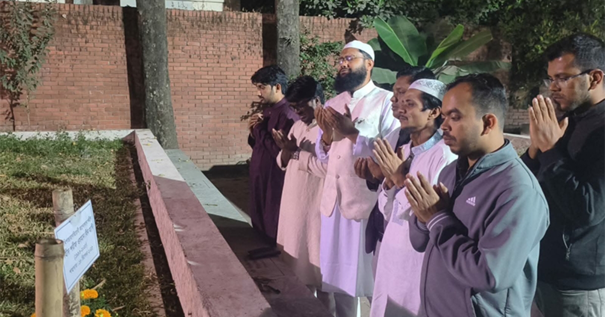 শপথ নিয়েই শহিদ ওসমান হাদির কবর জিয়ারত করলেন আতিক মুজাহিদ