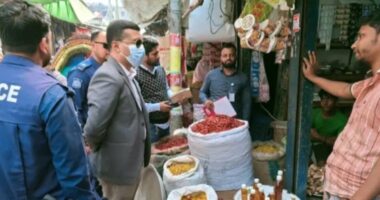 মুন্সিগঞ্জে মূল্য তালিকা না টানায় ১৪ ব্যবসায়ীকে জরিমানা