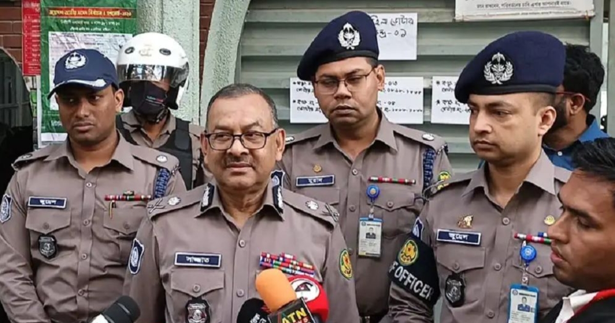 একুশে ফেব্রুয়ারি ঘিরে নিরাপত্তা শঙ্কা নেই : ডিএমপি কমিশনার