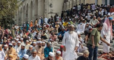 রমজানের প্রথম জুমায় বায়তুল মোকাররমে মুসল্লিদের ঢল