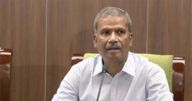 বাসাটার জন্য অনেক মায়া লাগছে : আসিফ নজরুল