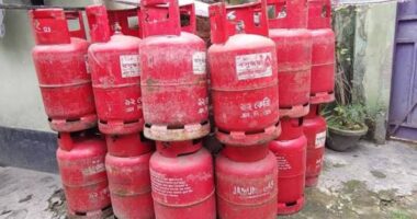 নবীগঞ্জে এলপি গ্যাস সংকট , রমজানে চরম ভোগান্তিতে সাধারণ মানুষ