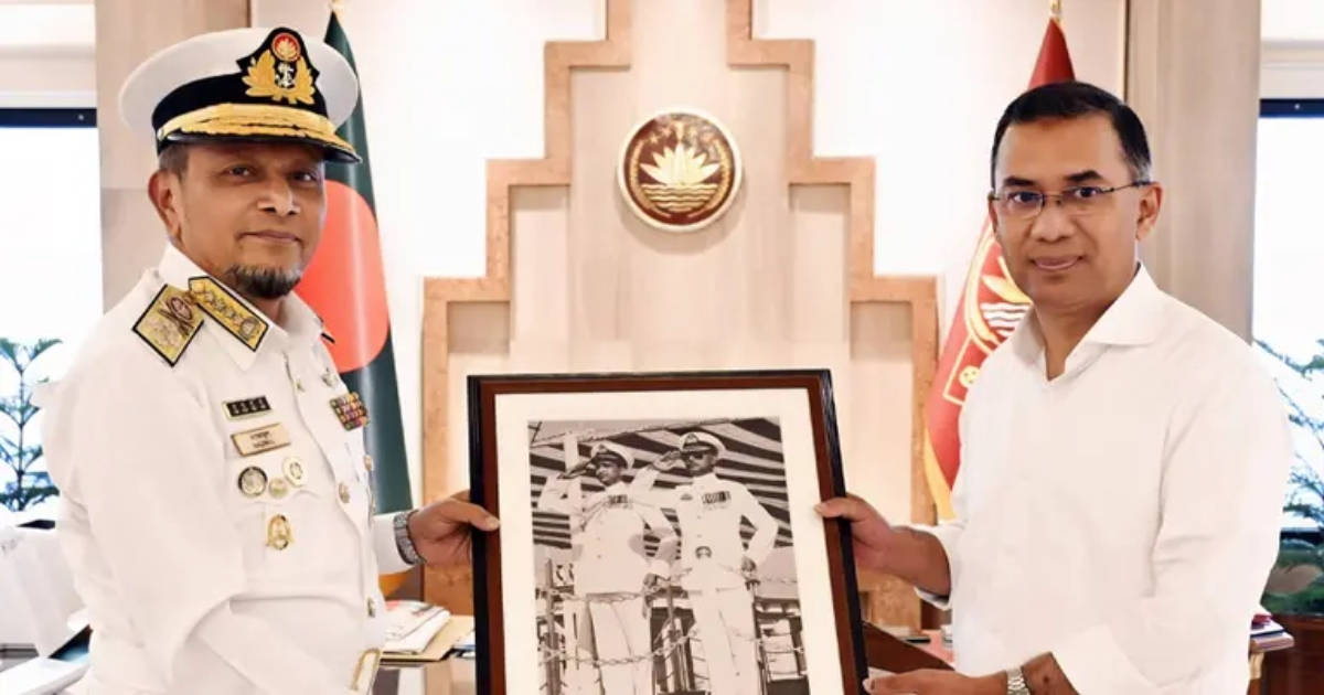 প্রধানমন্ত্রীর সঙ্গে নৌবাহিনী প্রধানের সৌজন্য সাক্ষাৎ