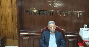 পরিকল্পনা মন্ত্রণালয়ে প্রথম অফিস করলেন মন্ত্রী আমীর খসরু মাহমুদ চৌধুরী