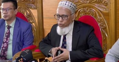 স্থানীয় সরকার নির্বাচনে দলীয় প্রতীক থাকছে কি না, সিদ্ধান্ত বিএনপির কাছে : ইসি