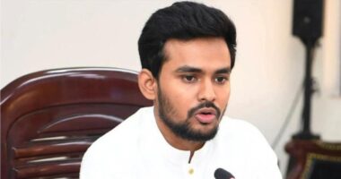 স্থানীয় সরকার নির্বাচনে দলীয় প্রতীক নিয়ে ইসির বক্তব্য বিভ্রান্তিকর : আসিফ মাহমুদ