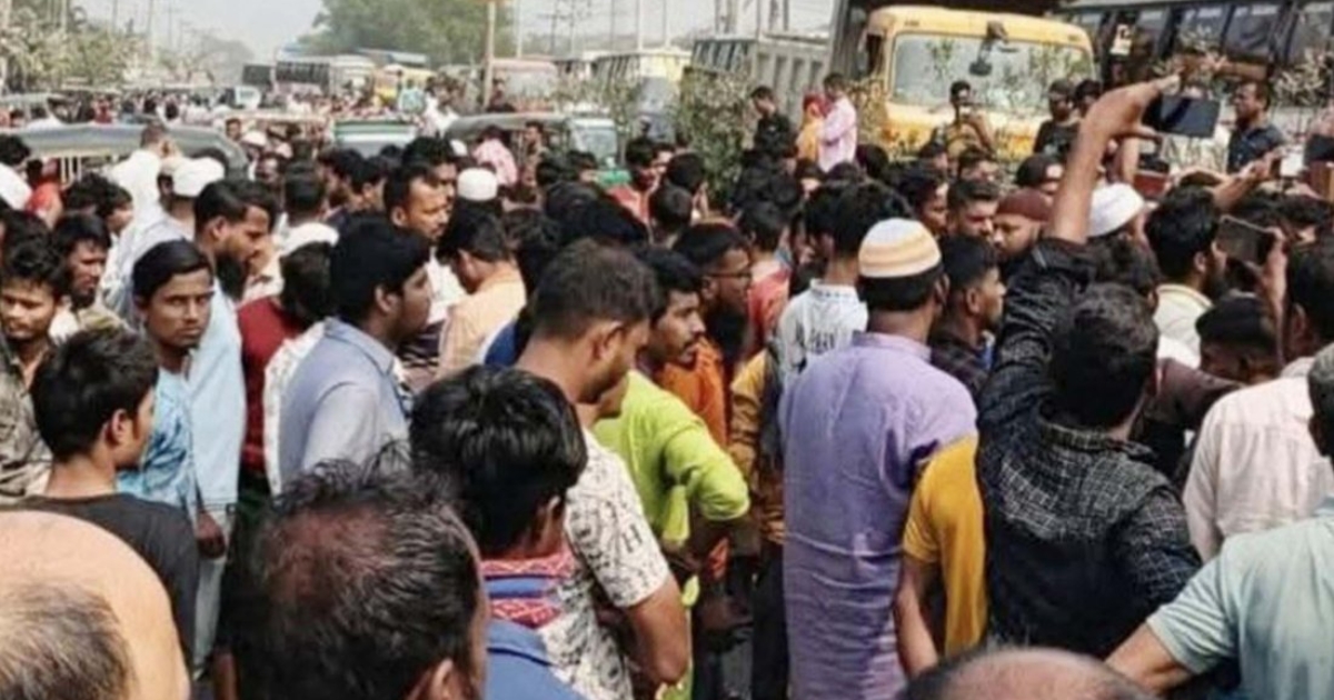 ৩০ টাকার চাঁদা ৭০, প্রতিবাদে মহাসড়ক অবরোধ অটোচালকদের