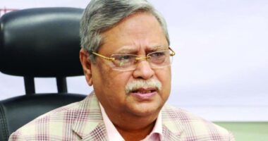 এক রাতের মধ্যে ছবি নামানোর ঘটনা ছিল আমাকে অপসারণের ইঙ্গিত