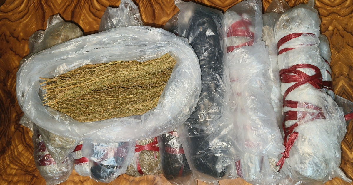 দীঘিনালায় স্থানীয়দের অভিযানে ৬.৫ কেজি গাঁজা উদ্ধার