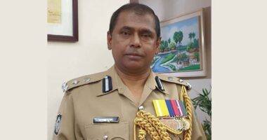 সাবেক ডিআইজি নাজমুল আলমের দেশত্যাগে নিষেধাজ্ঞা