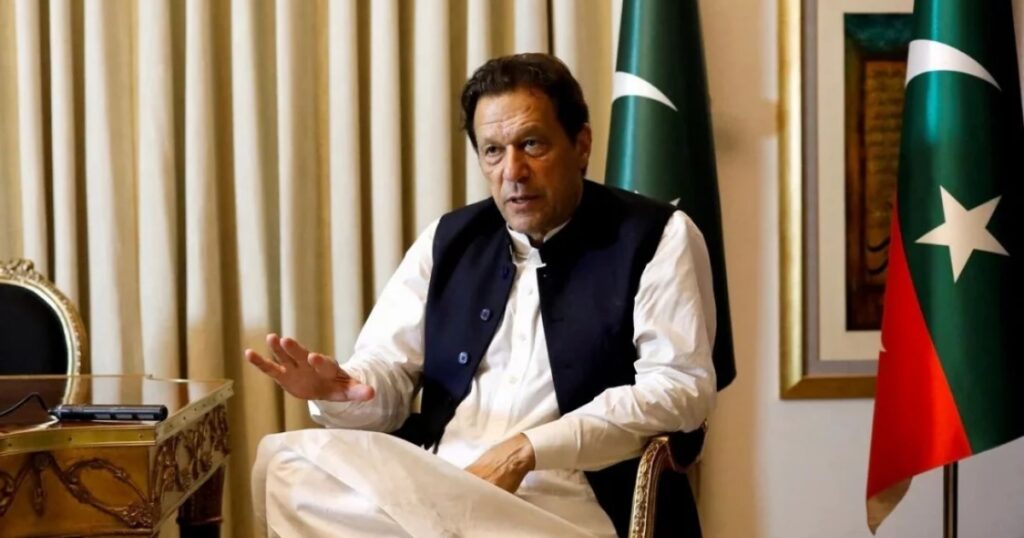 অবশেষে চোখের চিকিৎসা পেলেন কারাবন্দী ইমরান খান