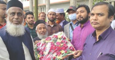 তালায় হাসপাতাল কতৃপক্ষ ও বিভিন্ন প্রতিষ্ঠানের পক্ষ থেকে এমপি ইজ্জত উল্লাহকে সংবর্ধনা