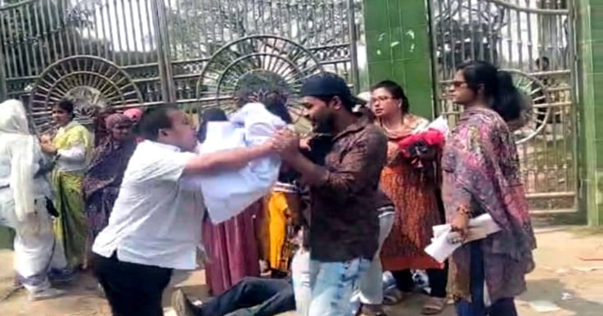 মানববন্ধনে বাধা ও সাংবাদিকদের কাজে বিঘ্নের অভিযোগ