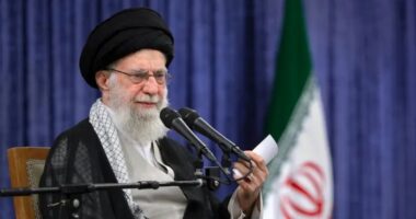 তেহরানে ইসরায়েলের হামলা, নিরাপদ স্থানে সরিয়ে নেওয়া হয়েছে আয়াতুল্লাহ আলি খামেনিকে