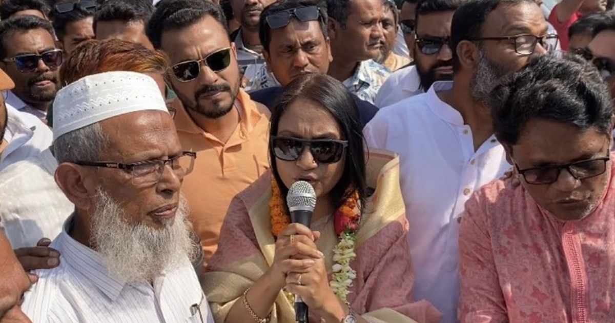 বাবার মতোই আমি নিজের জীবন উৎসর্গ করব : প্রতিমন্ত্রী পুতুল