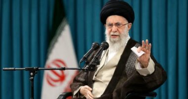 কিছুক্ষণের মধ্যেই জাতির উদ্দেশে ভাষণ দেবেন খামেনি