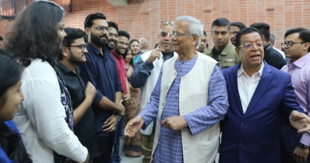 পুরোনো কর্মস্থলে ফিরলেন ড. মুহাম্মদ ইউনূস