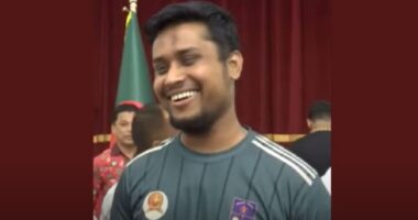 কোনো প্রতিদ্বন্দ্বী না থাকায় নির্বাচনের আগেই বিজয়ের পথে হাসনাত আব্দুল্লাহ