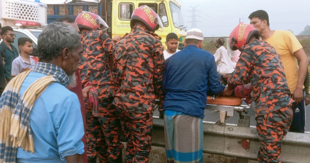ঢাকা–মাওয়া–ভাঙ্গা এক্সপ্রেসওয়ে-এ মোটরসাইকেল দুর্ঘটনায় তরুণ নিহত, আহত ১