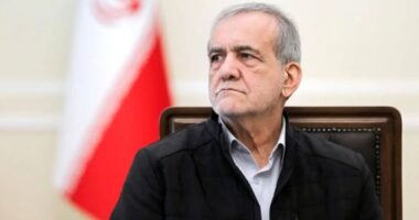 ইরান আত্মসমর্পন করবে-শত্রুদের এমন স্বপ্নকে আমরা কবরে পাঠিয়ে দেব: ইরানের প্রেসিডেন্ট