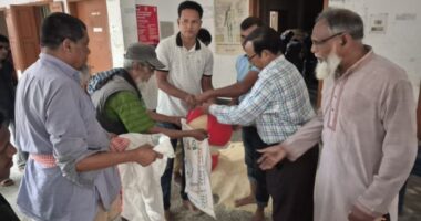 নলডাঙ্গায় ভিজিএফ এর আওতাধীন ঈদুল ফিতর উপলক্ষে ১০ কেজি করে চাল বিতরণ