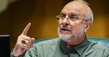 ইরানের দ্বীপগুলোতে হা/মলা চালালে রক্তের বন্যা বইয়ে দেব: কালিবফের কঠোর হুঁশিয়ারি