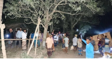 দরিদ্রের ভিজিএফ চালের কার্ড নিয়ে বিএনপির দুপক্ষের রক্তক্ষয়ী সংঘর্ষ, আহত ৩০