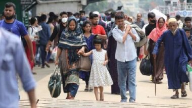 ঢাকা ছাড়ছেন ঘরমুখো মানুষ, বাড়তি ভাড়া নেওয়ার অভিযোগ