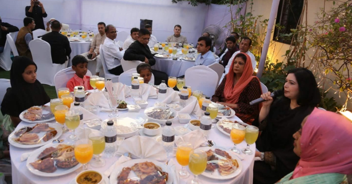 সুবিধা বঞ্চিত নারী ও শিশুদের সঙ্গে জোবাইদা রহমানের ইফতার