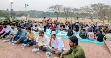 কুমিল্লা বিশ্ববিদ্যালয় শাখা ছাত্রদলের উদ্যোগে গণ–ইফতার