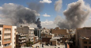 প্রতিবেশী দেশগুলোর বিরুদ্ধে নয়, মার্কিন ঘাঁটিই হামলার লক্ষ্য : ইরান