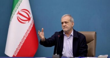 ইরান কোনোভাবেই মাথা নত করবে না : প্রেসিডেন্ট পেজেশকিয়ান