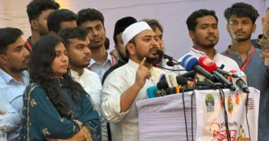 ‘হাইকোর্ট না রাজপথ’ স্লোগান দিতে বাধ্য করবেন না : নাহিদ