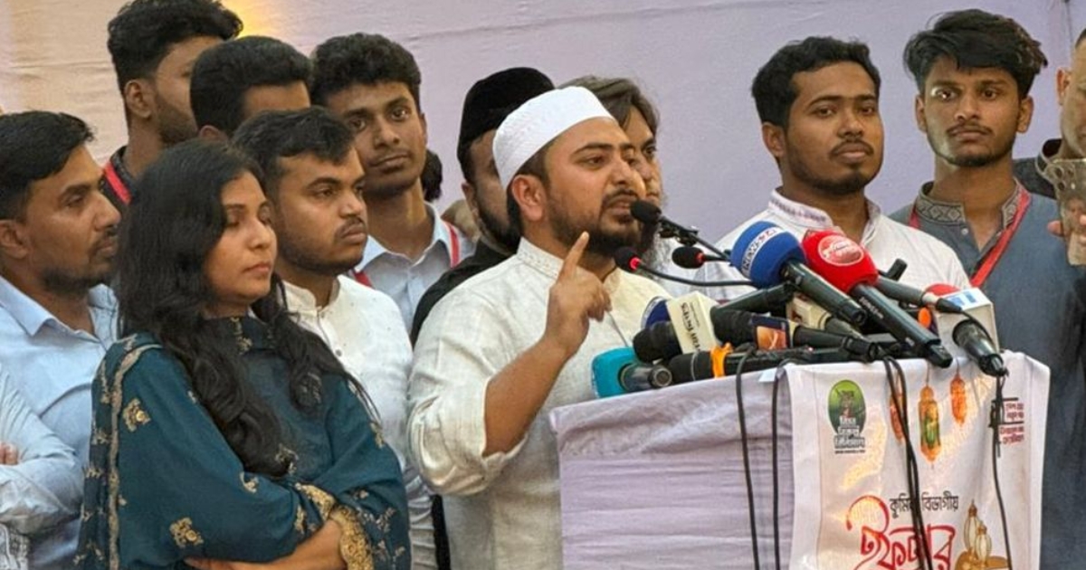 ‘হাইকোর্ট না রাজপথ’ স্লোগান দিতে বাধ্য করবেন না : নাহিদ