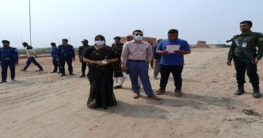 সিরাজদিখানে তিন ইটভাটায় ভ্রাম্যমাণ আদালত, জরিমানা ৯ লাখ টাকা