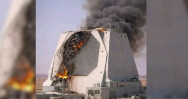 ইরানি ক্ষেপণাস্ত্রের আঘাতে কাতারে যুক্তরাষ্ট্রের সবচেয়ে বড় রাডার ধ্বংস