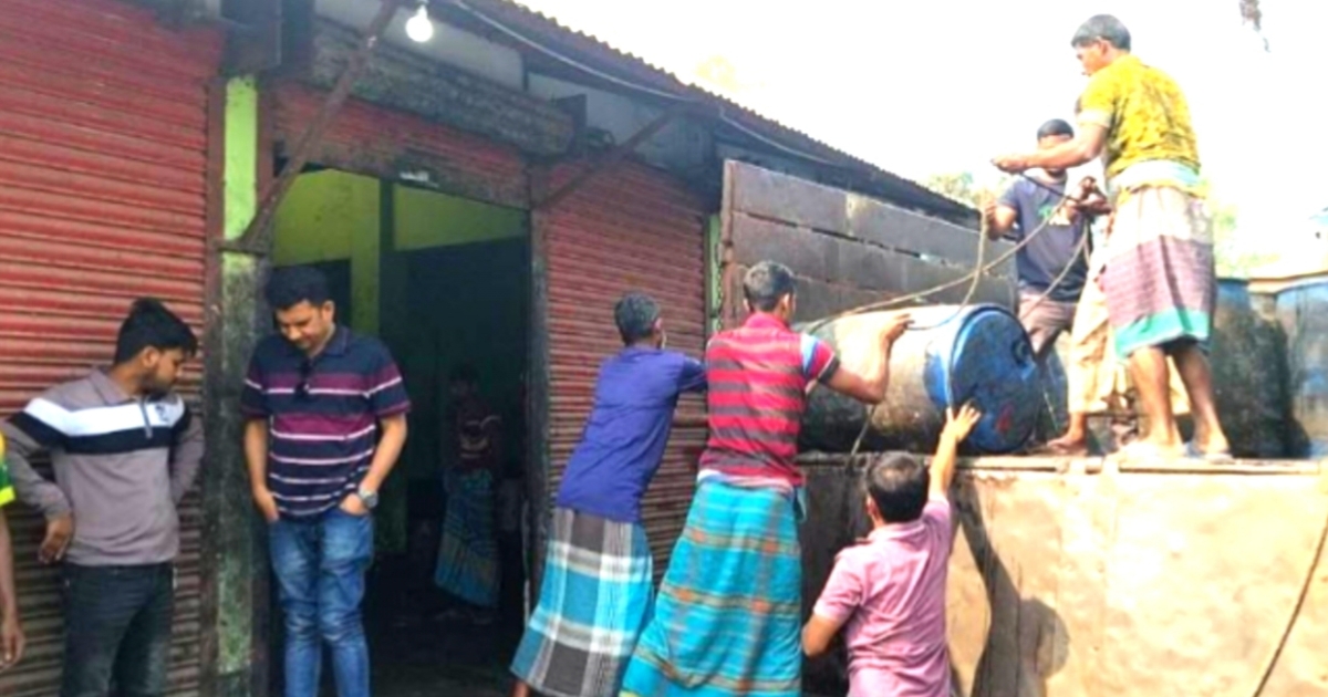 তারাকান্দায় ৬০ ড্রাম লুট হওয়া তেলসহ ব্যবসায়ী গ্রেফতার