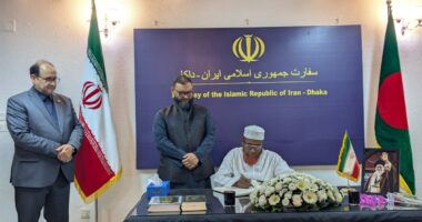 ইরান অ্যাম্বাসিতে শহীদ খামেনির শোক বইয়ে জামায়াত সেক্রেটারির স্বাক্ষর