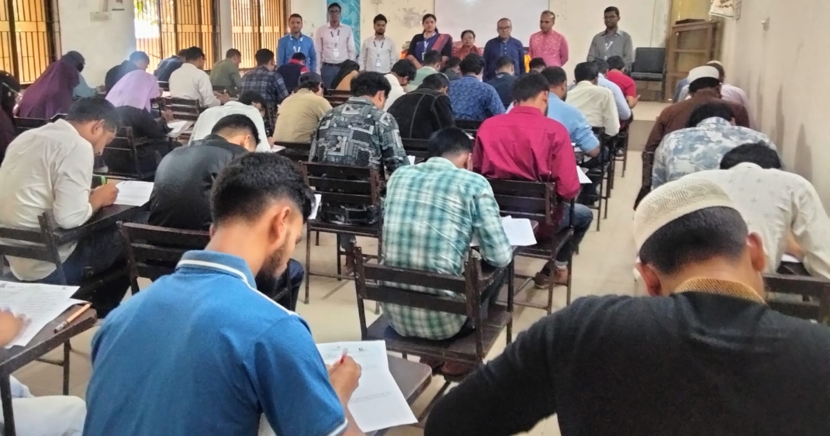 টাঙ্গাইলে ফ্রিল্যান্সিং প্রশিক্ষণ ভর্তি পরীক্ষা অনুষ্ঠিত