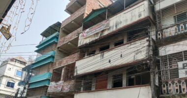 নেত্রকোনা আওয়ামী লীগের জেলা কার্যালয়ে ছাত্রলীগের ব্যানার