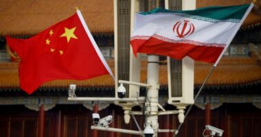 ইরানকে আর্থিক ও সামরিক সহায়তা দিতে যাচ্ছে চীন
