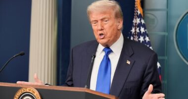 ইরানের বিরুদ্ধে যুদ্ধ শুরু করে বিশ্বের উপকার করেছে যুক্তরাষ্ট্র : ট্রাম্প