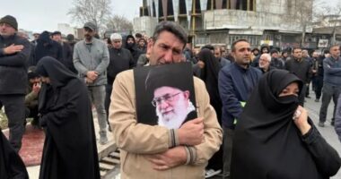 বড় যুদ্ধেও ইরানে সরকার পতন ‘কঠিন’: মার্কিন গোয়েন্দা প্রতিবেদন