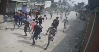 গাজীপুরের বাসনে ঝুট ব্যবসা নিয়ে সংঘর্ষ, গুলি ও ককটেল বিস্ফোরণ