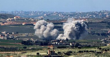 ইসরাইলের সামরিক স্থাপনায় অত্যাধুনিক ক্ষেপণাস্ত্র হামলা করল হিজবুল্লাহ