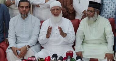 বিএনপির কাছে নতিস্বীকার করে একই দিনে দুই ভোট দিয়েছে অন্তর্বর্তী সরকার : জামায়াত আমির