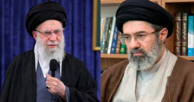 ইরানের নতুন সর্বোচ্চ নেতা হলেন আয়াতুল্লাহ আলি খামেনির দ্বিতীয় পুত্র মোজতবা খামেনি